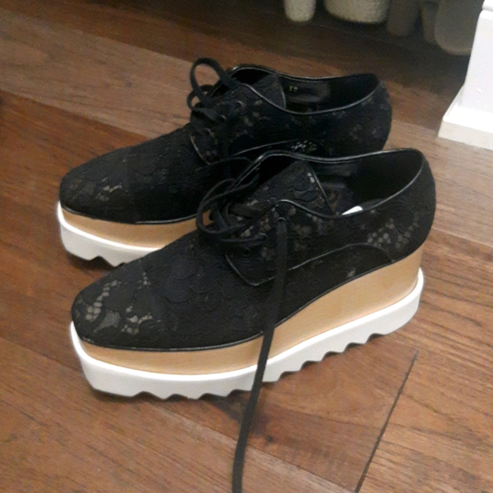 Shoes - Picture 1 of 3